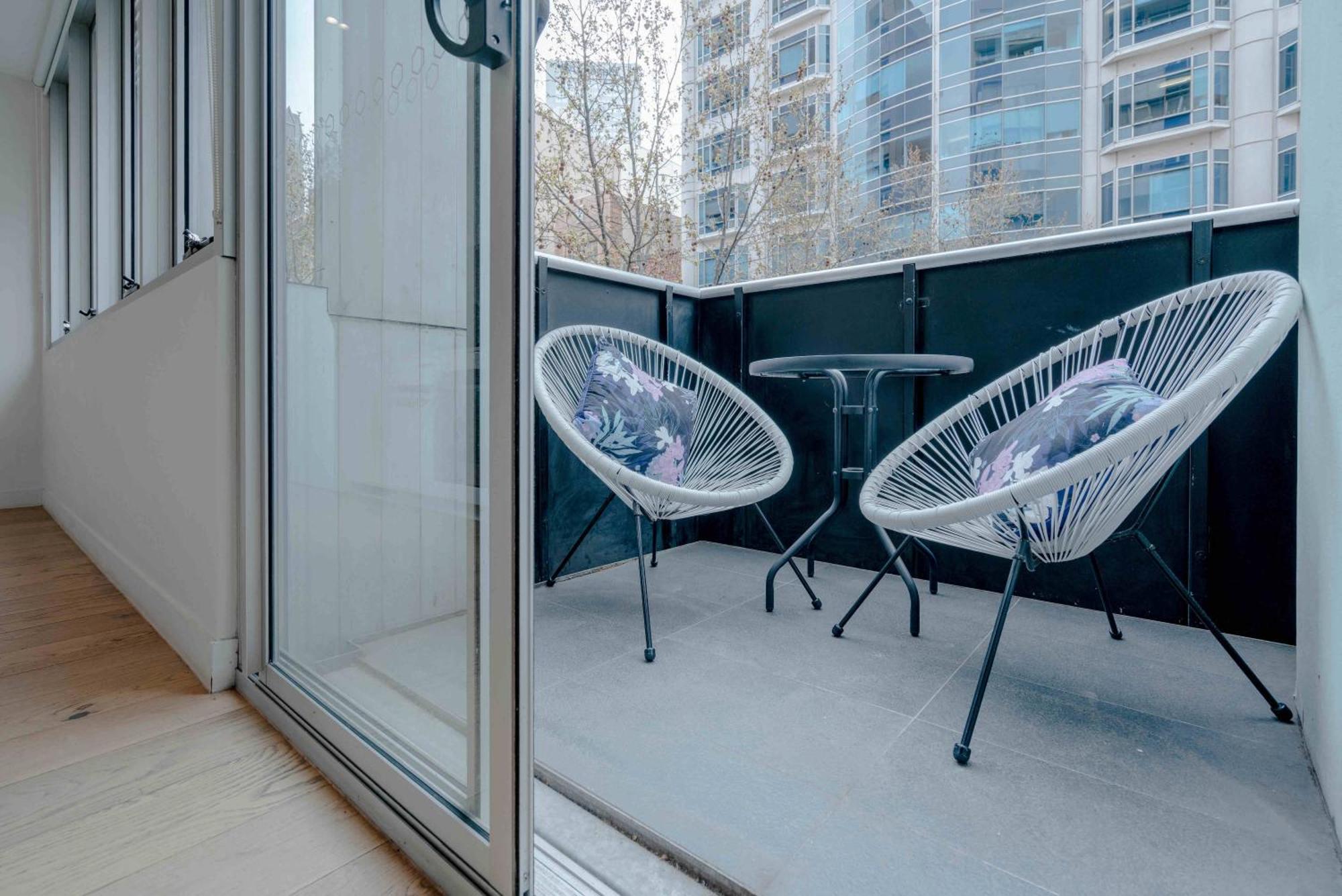 Absolute Collins Apartments — Photos 1